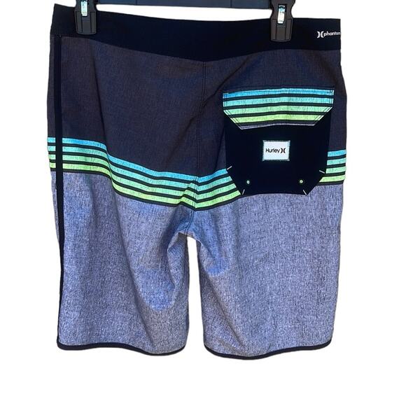 Hurley gray & black board shorts size 28 - Picture 2 of 7